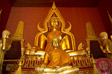 Fototapeta premium buddha statue, golden buddha image, Pathumthani, Thailand