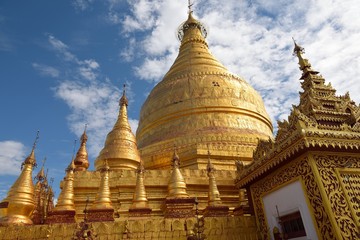 Fototapeta na wymiar Pagoda in Bagan