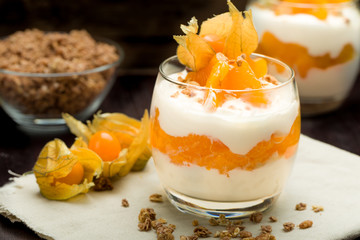 Joghurt mit Mandarinen