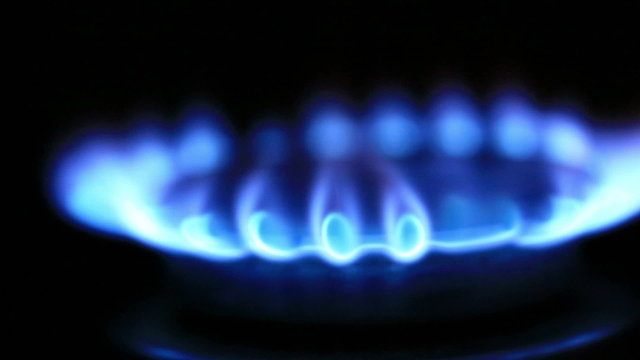 Natural gas inflammation in stove burner