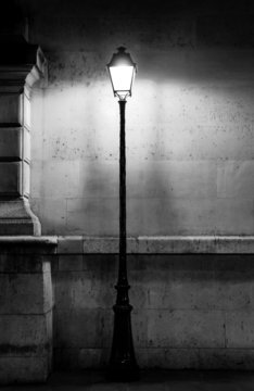 Fototapeta Vintage lamp post in Paris