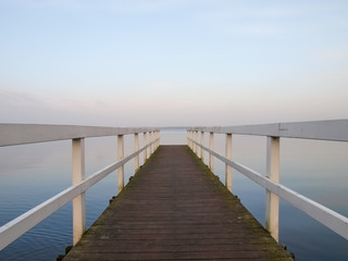 Obraz premium Bad Zwischenahn, walkway over the Lake