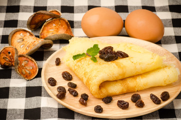 Pancake with raisin