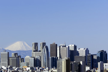 Fototapeta na wymiar 富士山と新宿高層ビル群を望む 2015年2月