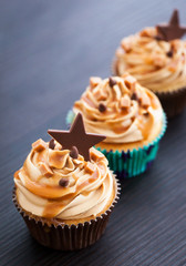 Cupcakes with cream cheese, caramel and chocolate