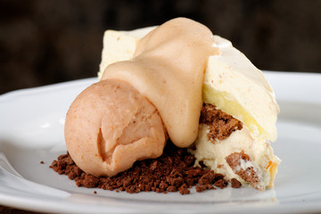 Cheesecake with ice-cream