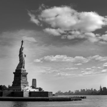 Fototapeta Statue of Liberty New York and Manhattan USA