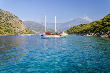 Fototapeta na wymiar beautiful coast in popular turkish resort - Oludeniz