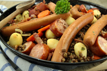 saucisses et lentilles