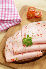 Paprika Leberkäse auf Graubrot © Quade