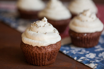 Chocolate cupcakes with cream cheese frosting