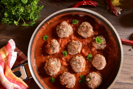 Meat Balls In Tomato Sauce