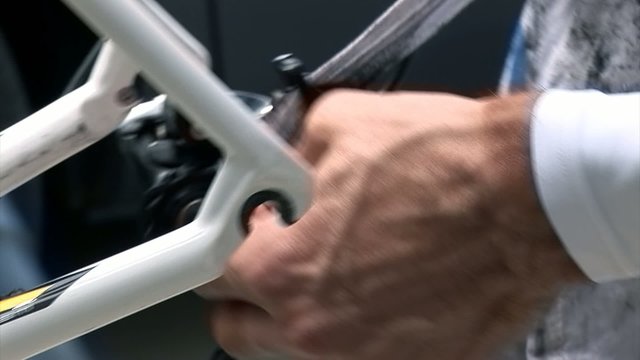 Cleaning the hub. Longest bicycle competition over United States of America - RAAM in 2009.