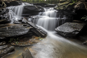 Fototapeta premium Khlong Larn Waterfall