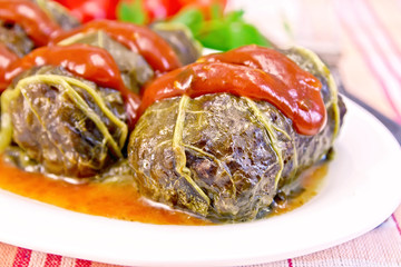 Rhubarb leaves stuffed with sauce in plate