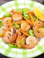 Shrimps with vegetable