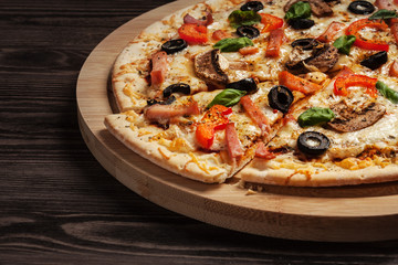 Ham pizza
