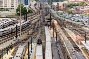 Naklejka premium Washington, DC -Trains and overhead cables at Union Station