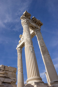 Columns Trajan temple