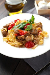 Pasta gericht mit hackbälchen 