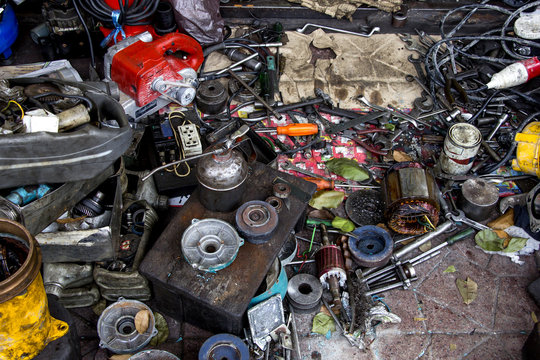 Machine,motor,tool, and more assembly pile up in garage like jun
