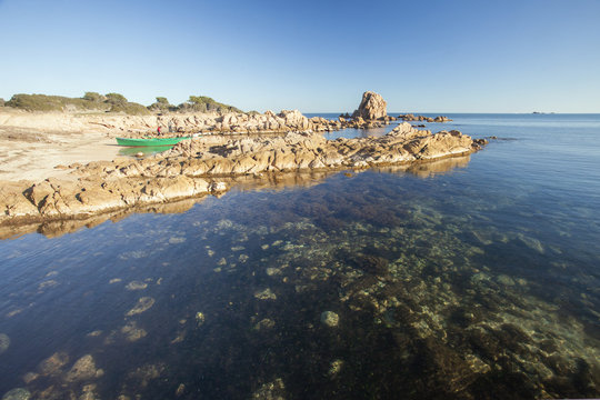 Rocce sulla spiaggia in Sardegna