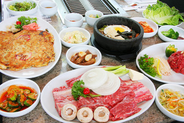 韓国　焼肉　盛り合わせ　Korean barbecue roasted meat set