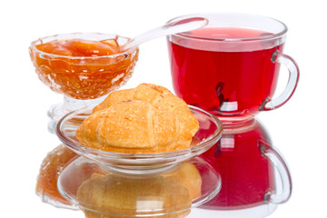 Hibiscus tea and croissant