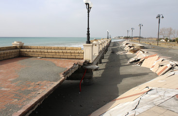 Obraz premium Harbour Wave, Tsunami Destruction