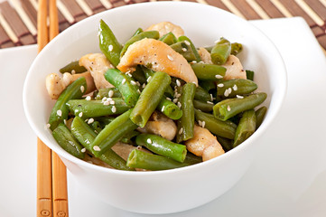 Salad of green beans with chicken in Chinese style