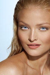 Naklejka premium Natural Woman