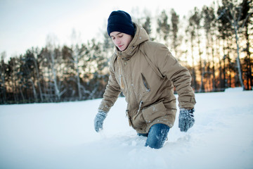 Fototapeta na wymiar young man in winter