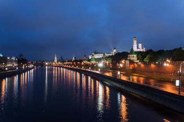 Рассвет над Москвой