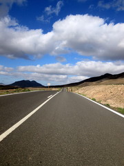 Fuerteventura,  Strada deserta
