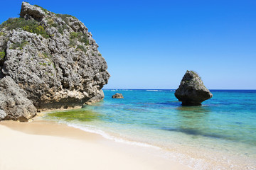 沖縄のビーチ・アクナ浜