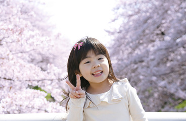 五条川の桜と女の子