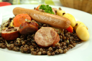 saucisses et lentilles