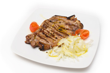 Bistecca di manzo ai ferri con contorno di verdura