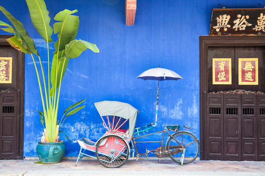 Old rickshaw tricycle near Fatt Tze Mansion, Penang