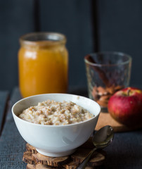 oatmeal with milk and honey, healthy breakfast
