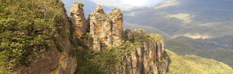 Fototapeta na wymiar Three Sisters, Blue Mountains National Park, Sydney, Australia