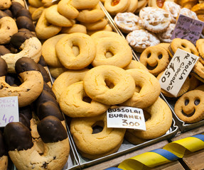 Naklejka premium Bussolai cookies typical of the island of Burano in Venice.