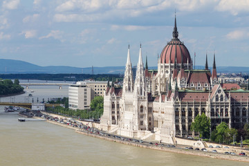 Obraz premium Gothic Parliament building on the river in Budapest