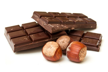Chocolat à croquer et noisettes