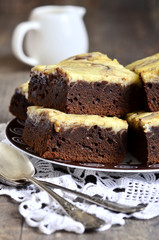 Brownies with curd.
