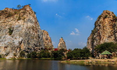 Fototapeta na wymiar Stone Mountain, Stone Park Kao-ngu, Ratchaburi Thailand.