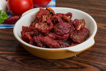 Dried tomtoes