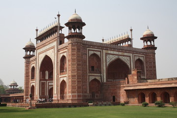 PUERTA DE ENTRADA AL TAJ MAHAL