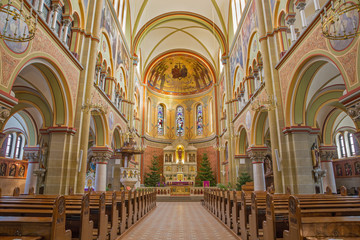 Fototapeta na wymiar Vienna - The nave of Herz Jesu Kirche.