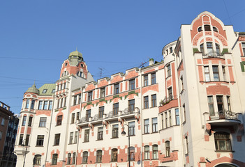 Fototapeta na wymiar Old residential building, St.Petersburg.